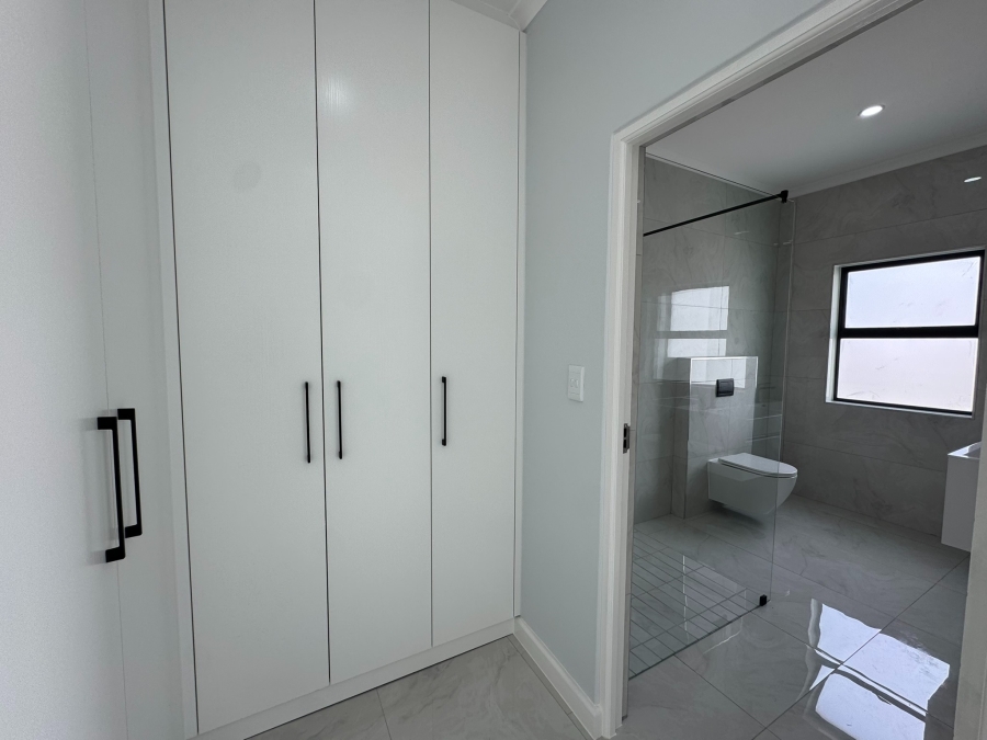 4 Bedroom Property for Sale in Sandown Western Cape